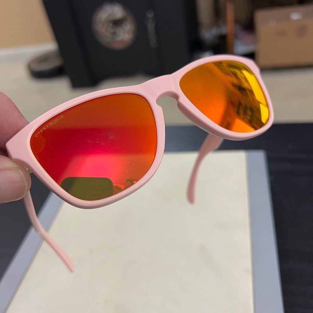 Oakley Frogsksins Pink with Fire lenses. Like new